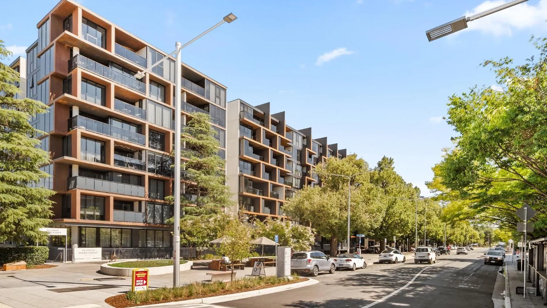 Central 1-Bed Apartment With Pool And Gym Access Canberra Australia