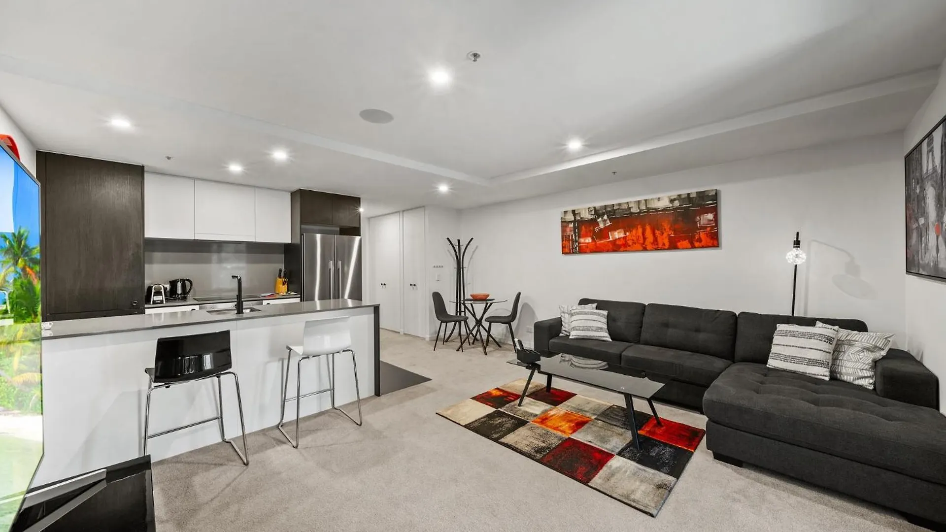 Central 1-Bed Apartment With Pool And Gym Access Canberra